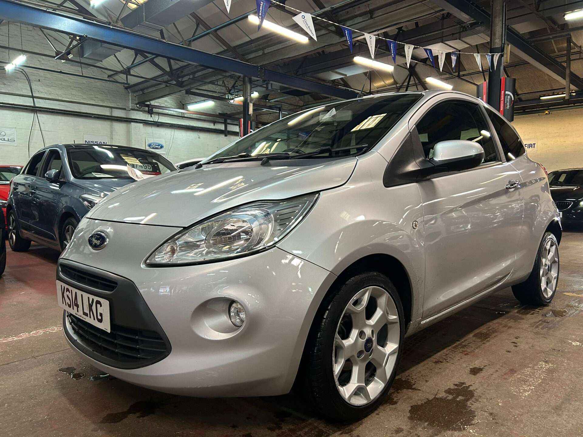 A 2014 FORD KA TITANIUM A 2014 FORD KA TITANIUM