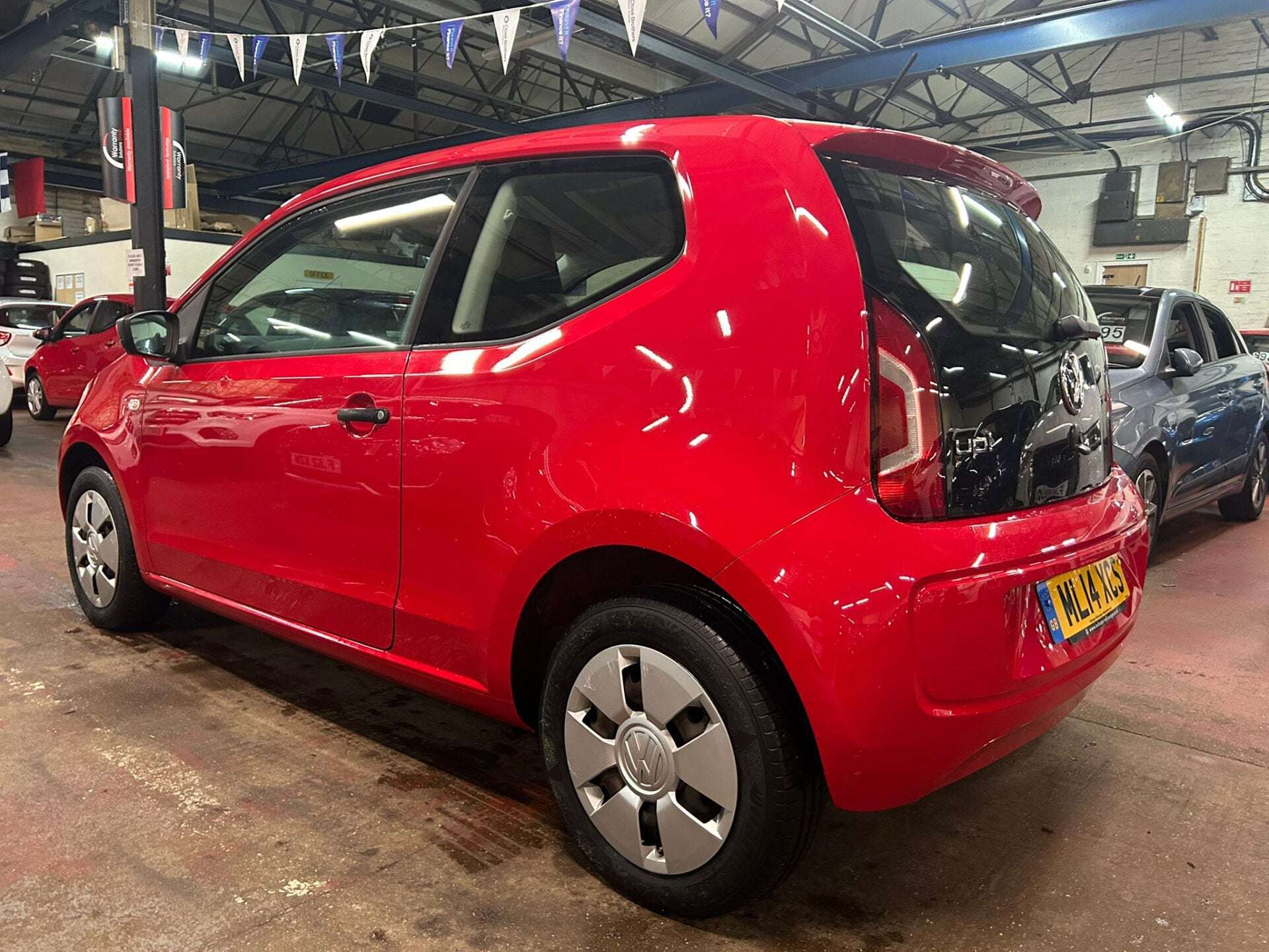 A 2014 VOLKSWAGEN UP TAKE UP A 2014 VOLKSWAGEN UP TAKE UP