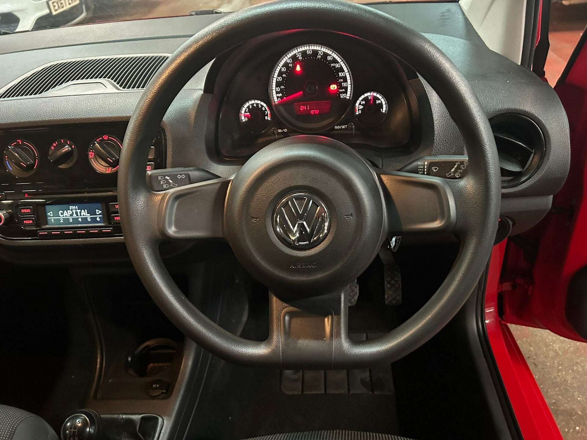 2014 VOLKSWAGEN UP 2014 VOLKSWAGEN UP
