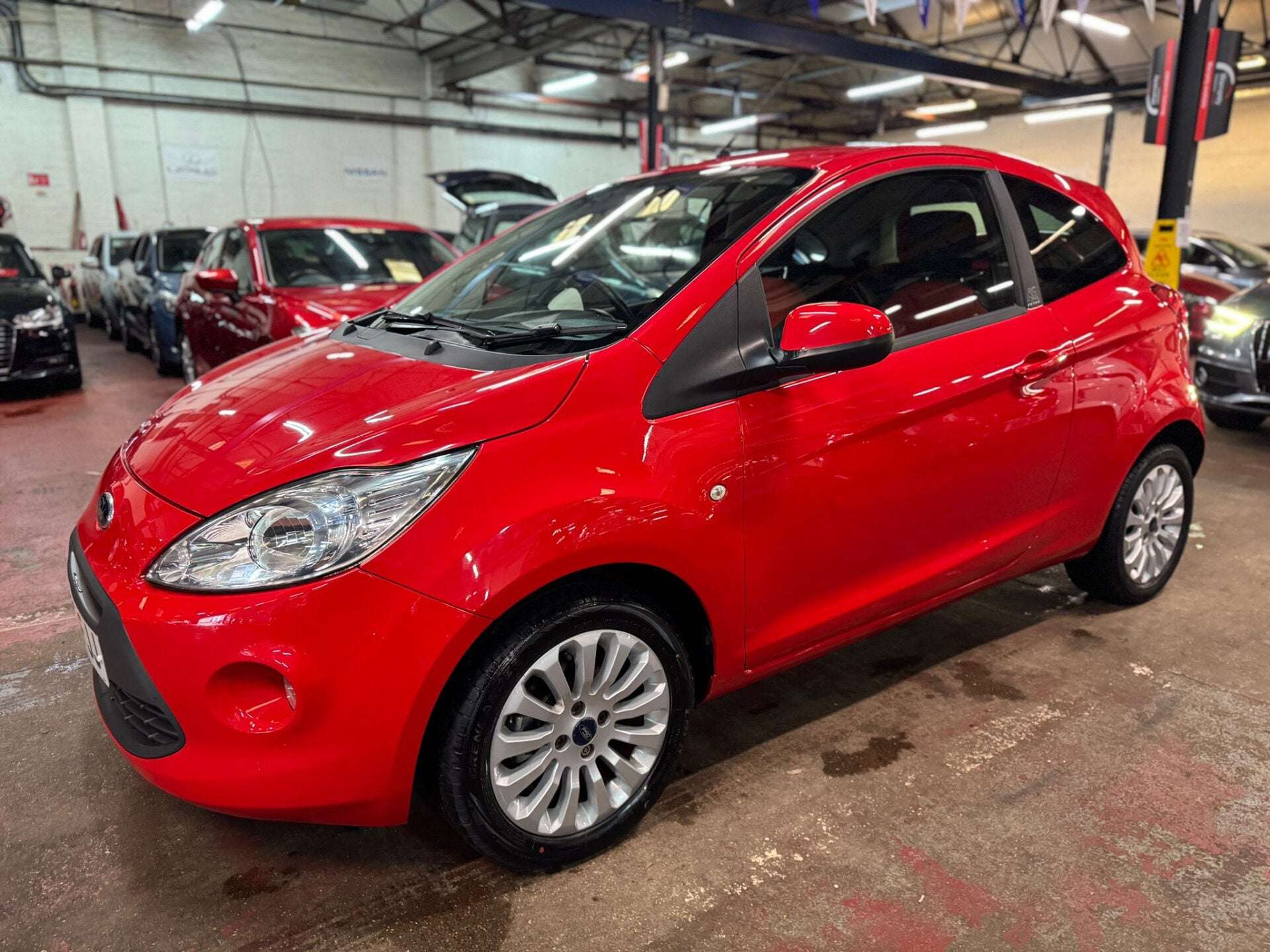 A 2014 FORD KA ZETEC A 2014 FORD KA ZETEC