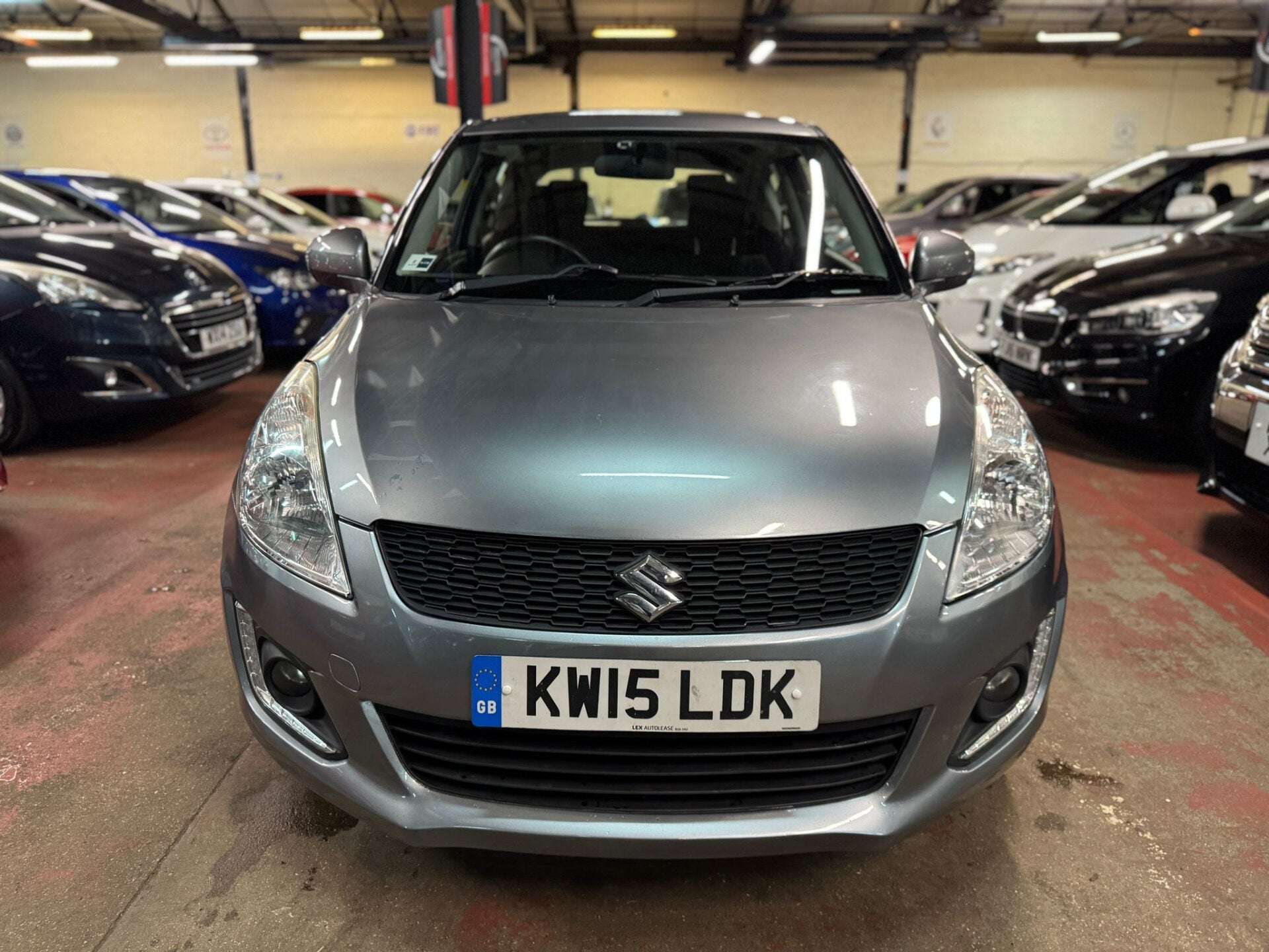 A 2015 SUZUKI SWIFT SZ2 A 2015 SUZUKI SWIFT SZ2