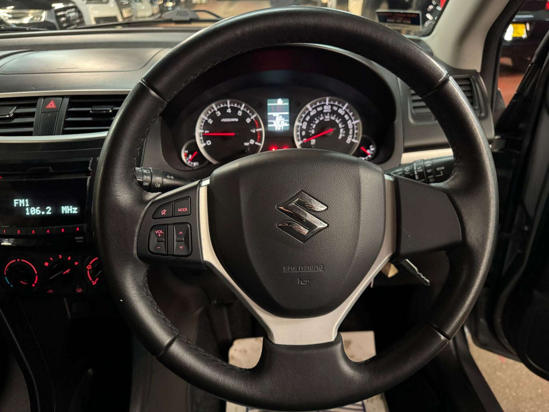 2015 SUZUKI SWIFT 2015 SUZUKI SWIFT