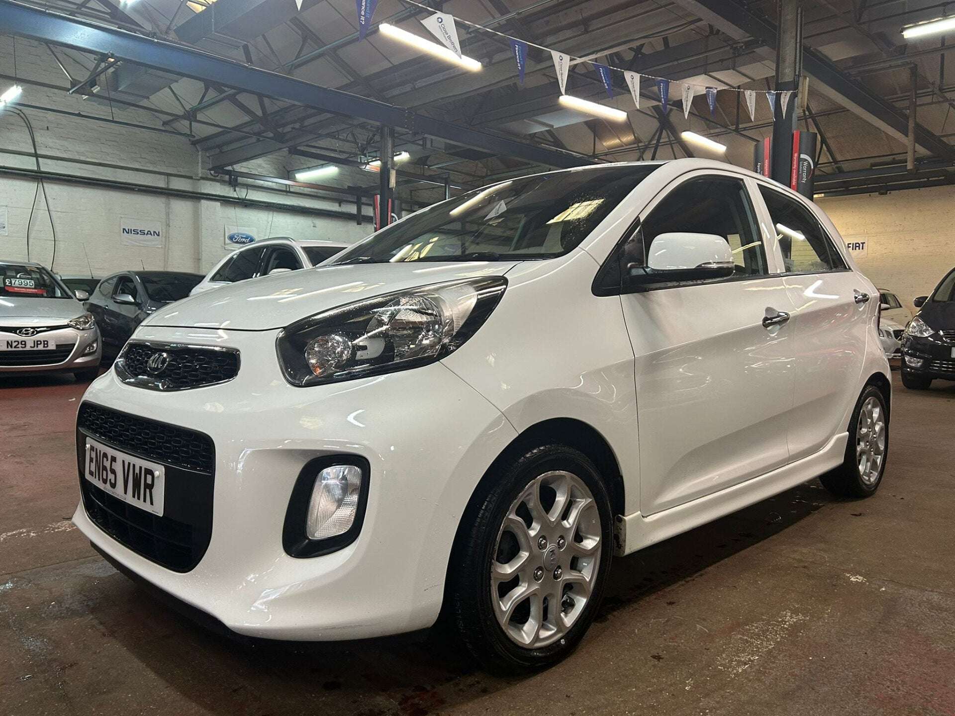 A 2016 KIA PICANTO 3 A 2016 KIA PICANTO 3