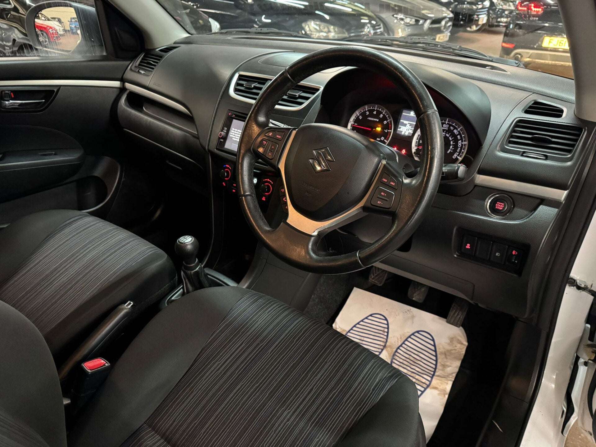 2015 SUZUKI SWIFT 2015 SUZUKI SWIFT