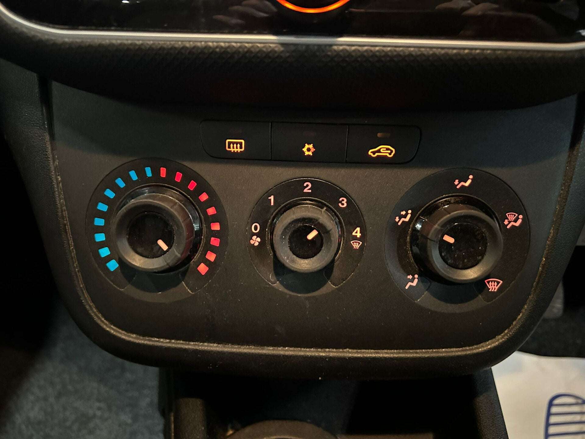 2017 FIAT PUNTO 2017 FIAT PUNTO