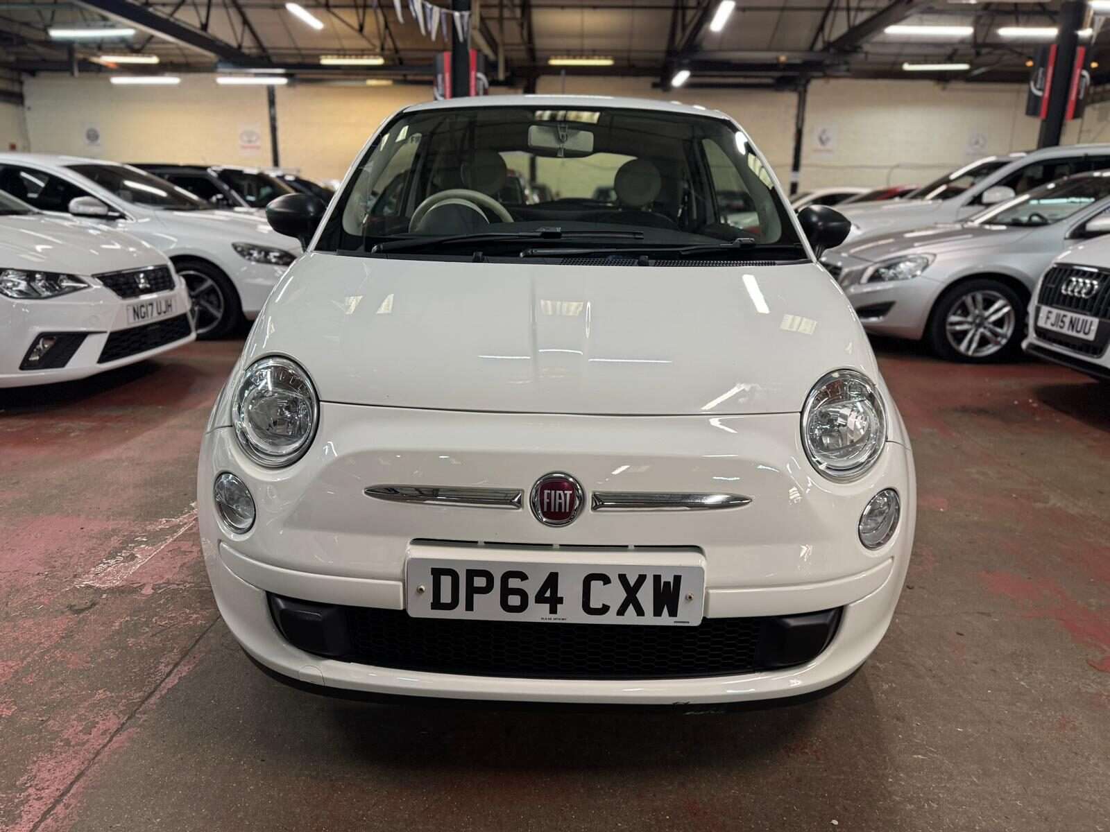 A 2015 FIAT 500 POP A 2015 FIAT 500 POP