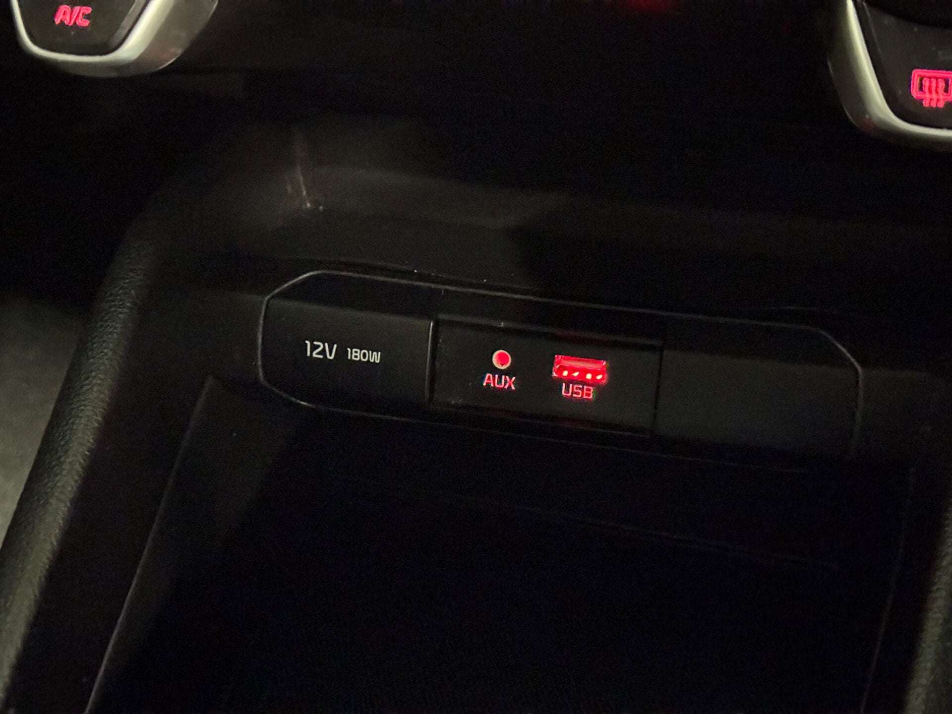 2018 KIA STONIC 2018 KIA STONIC