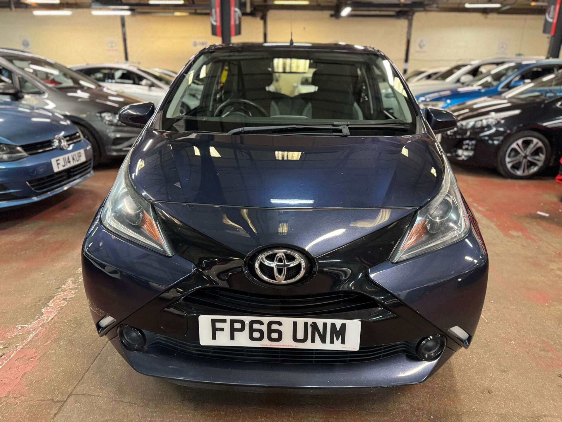 A 2016 TOYOTA AYGO VVT-I X-PLAY A 2016 TOYOTA AYGO VVT-I X-PLAY