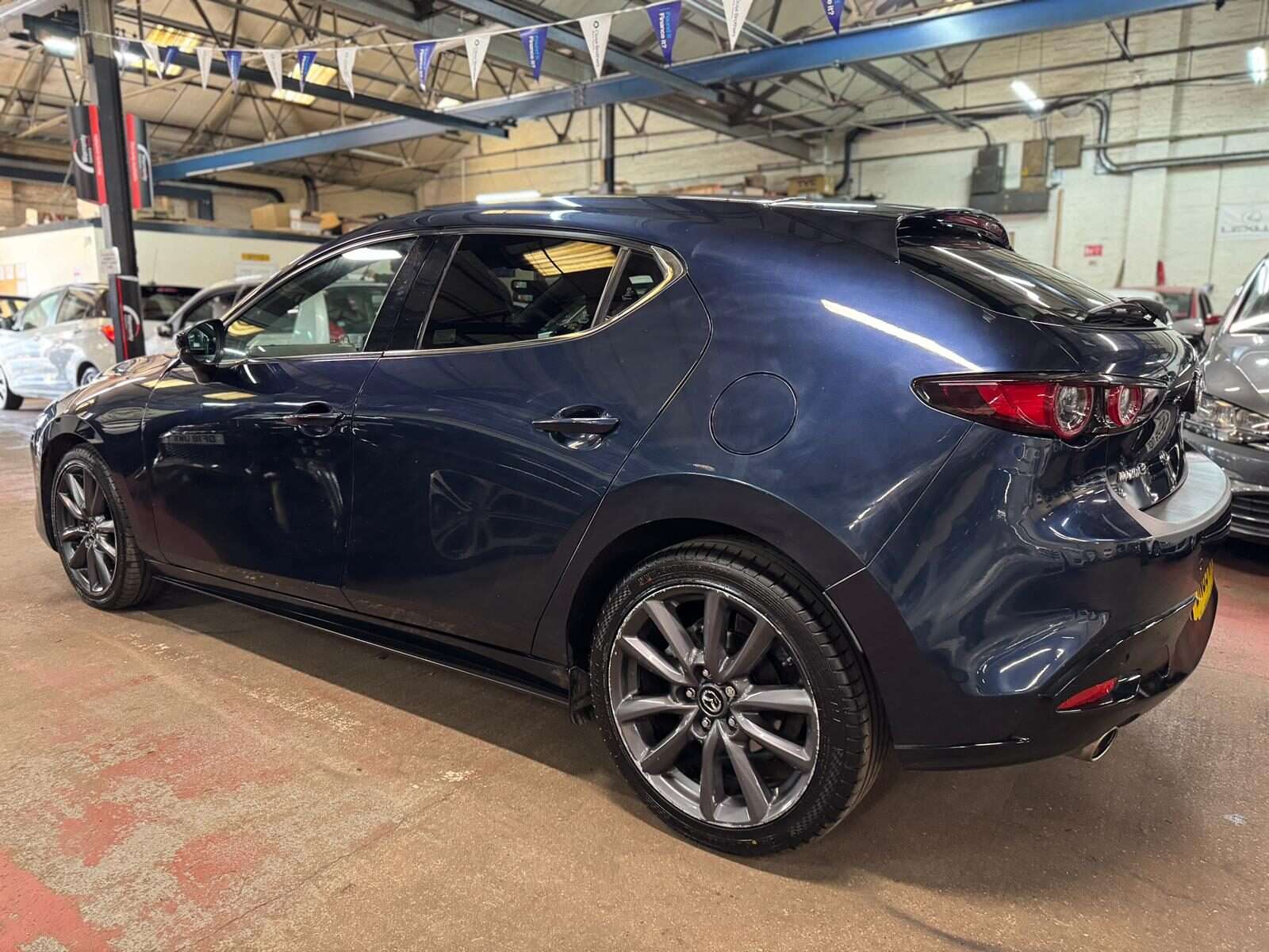 A 2020 MAZDA 3 SPORT LUX MHEV A 2020 MAZDA 3 SPORT LUX MHEV