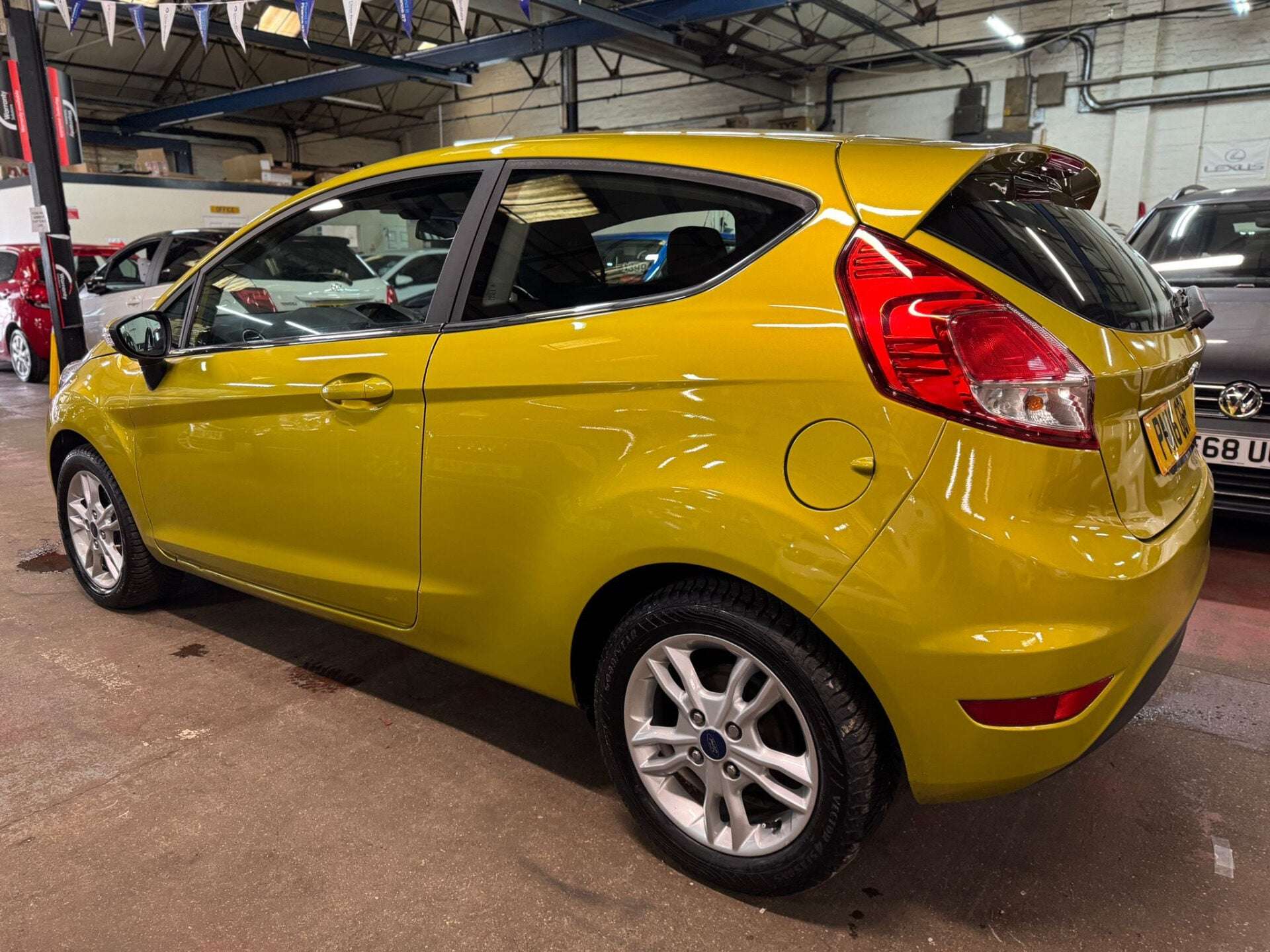 A 2016 FORD FIESTA ZETEC A 2016 FORD FIESTA ZETEC