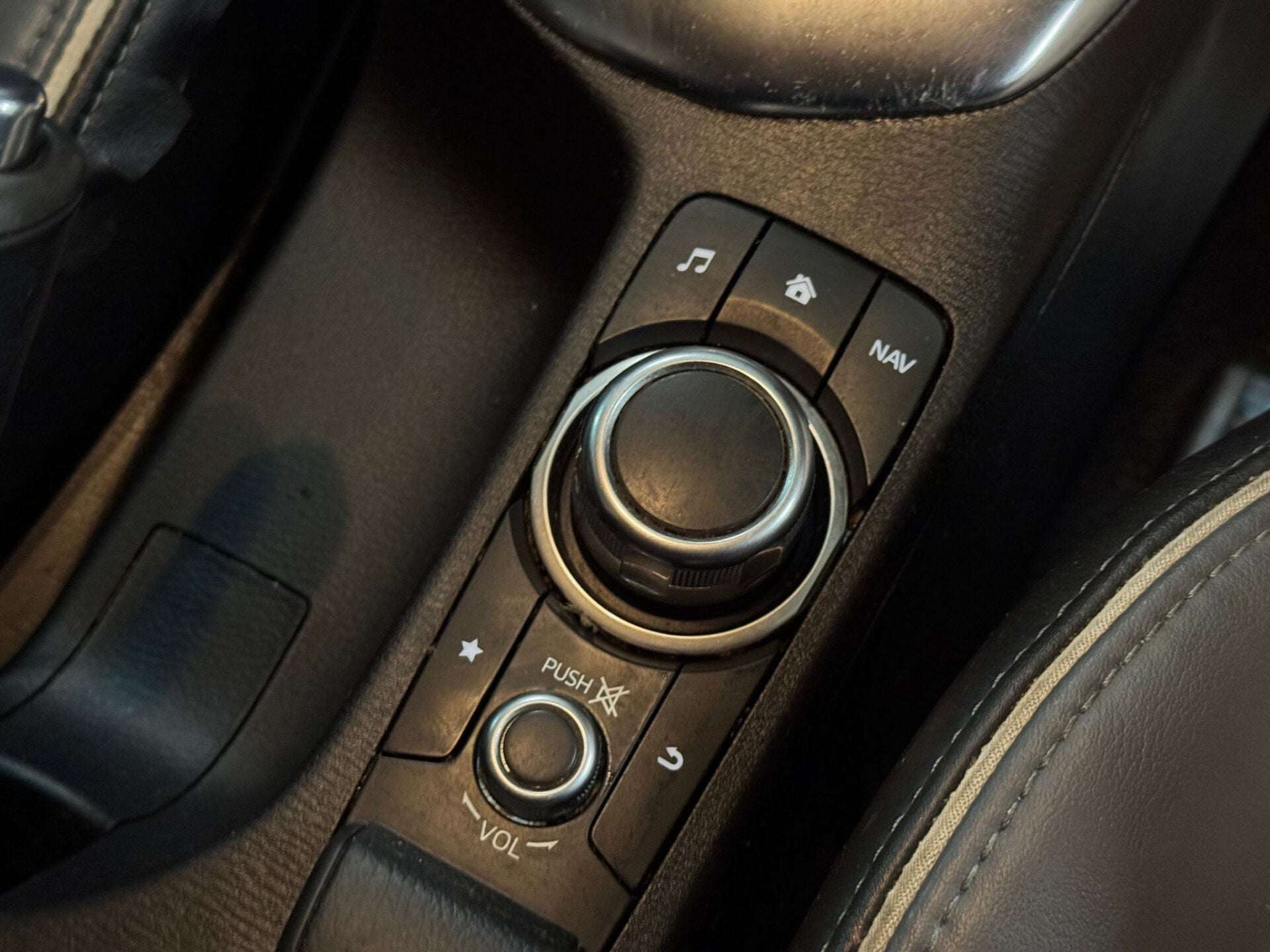 2020 MAZDA 2 2020 MAZDA 2