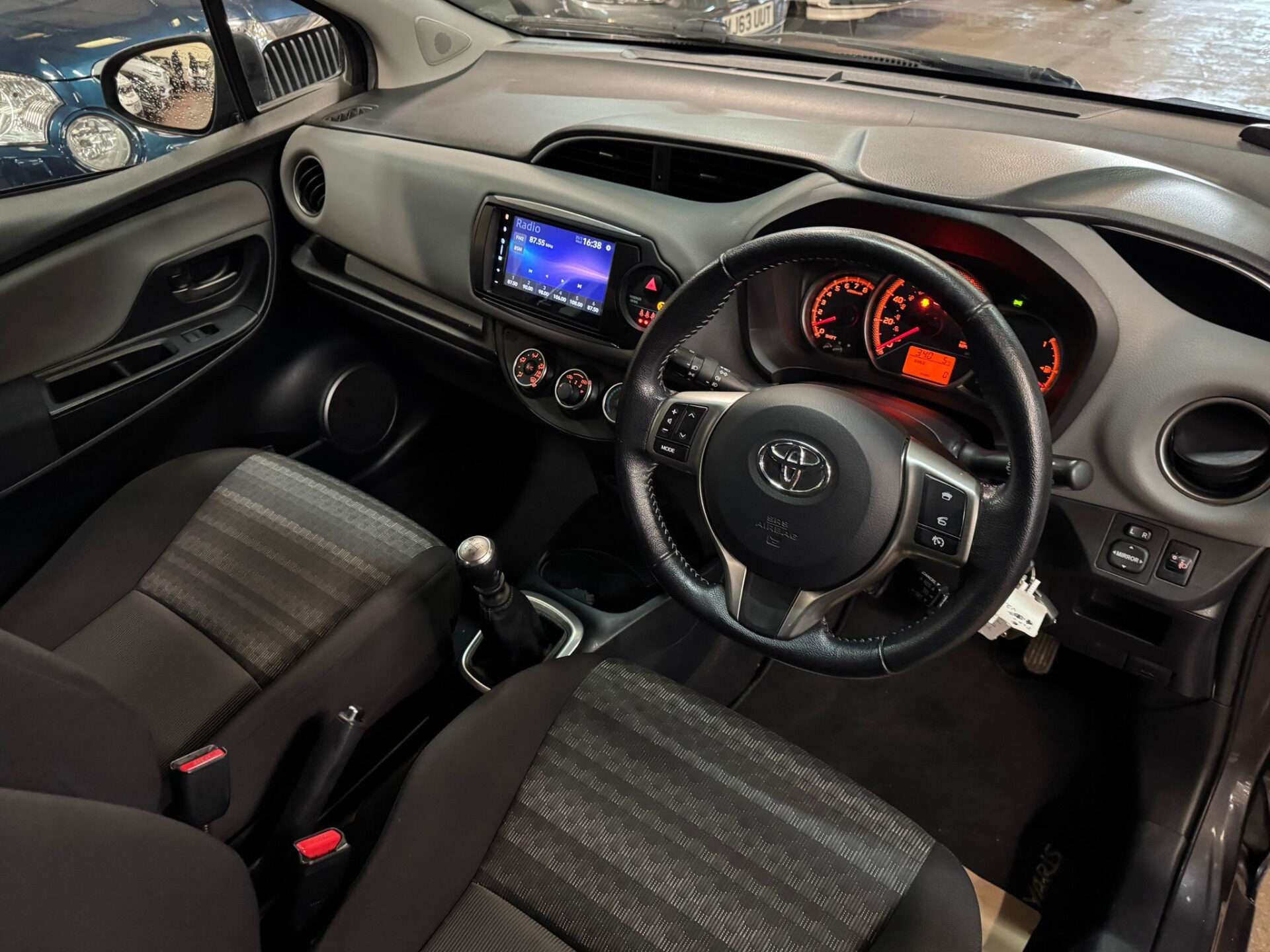 2016 TOYOTA YARIS 2016 TOYOTA YARIS