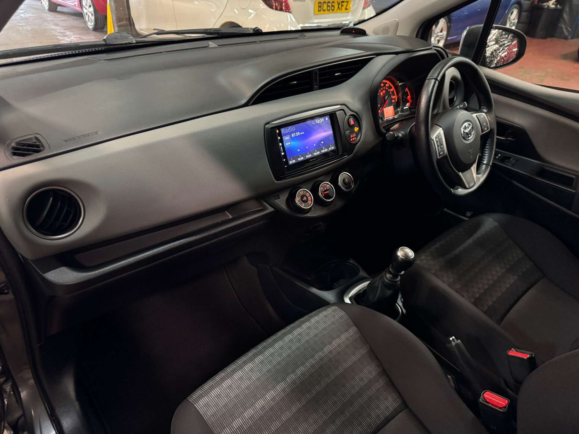 2016 TOYOTA YARIS 2016 TOYOTA YARIS
