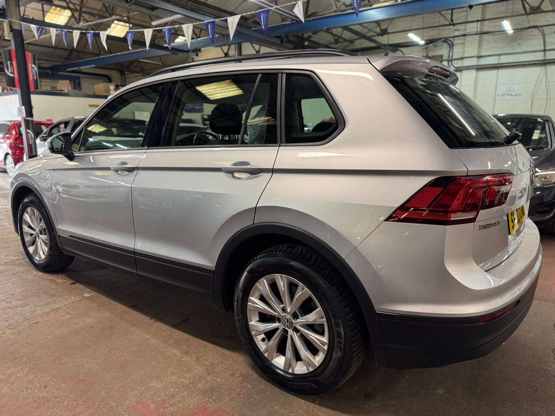 A 2020 VOLKSWAGEN TIGUAN S TDI A 2020 VOLKSWAGEN TIGUAN S TDI