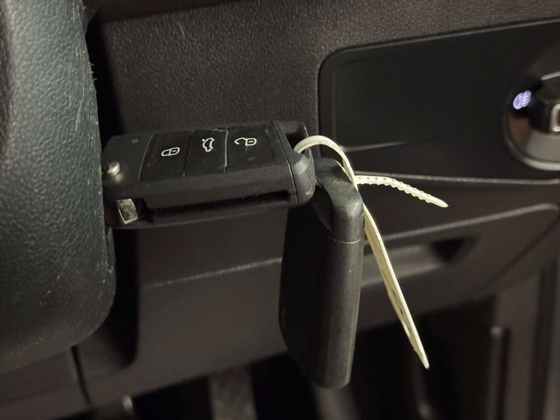 2020 VOLKSWAGEN TIGUAN 2020 VOLKSWAGEN TIGUAN