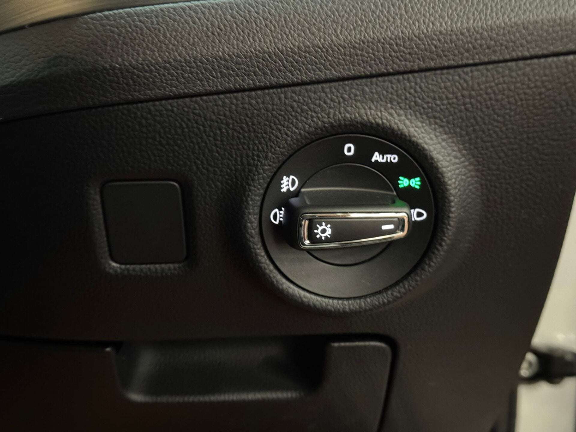 2015 SKODA SUPERB 2015 SKODA SUPERB