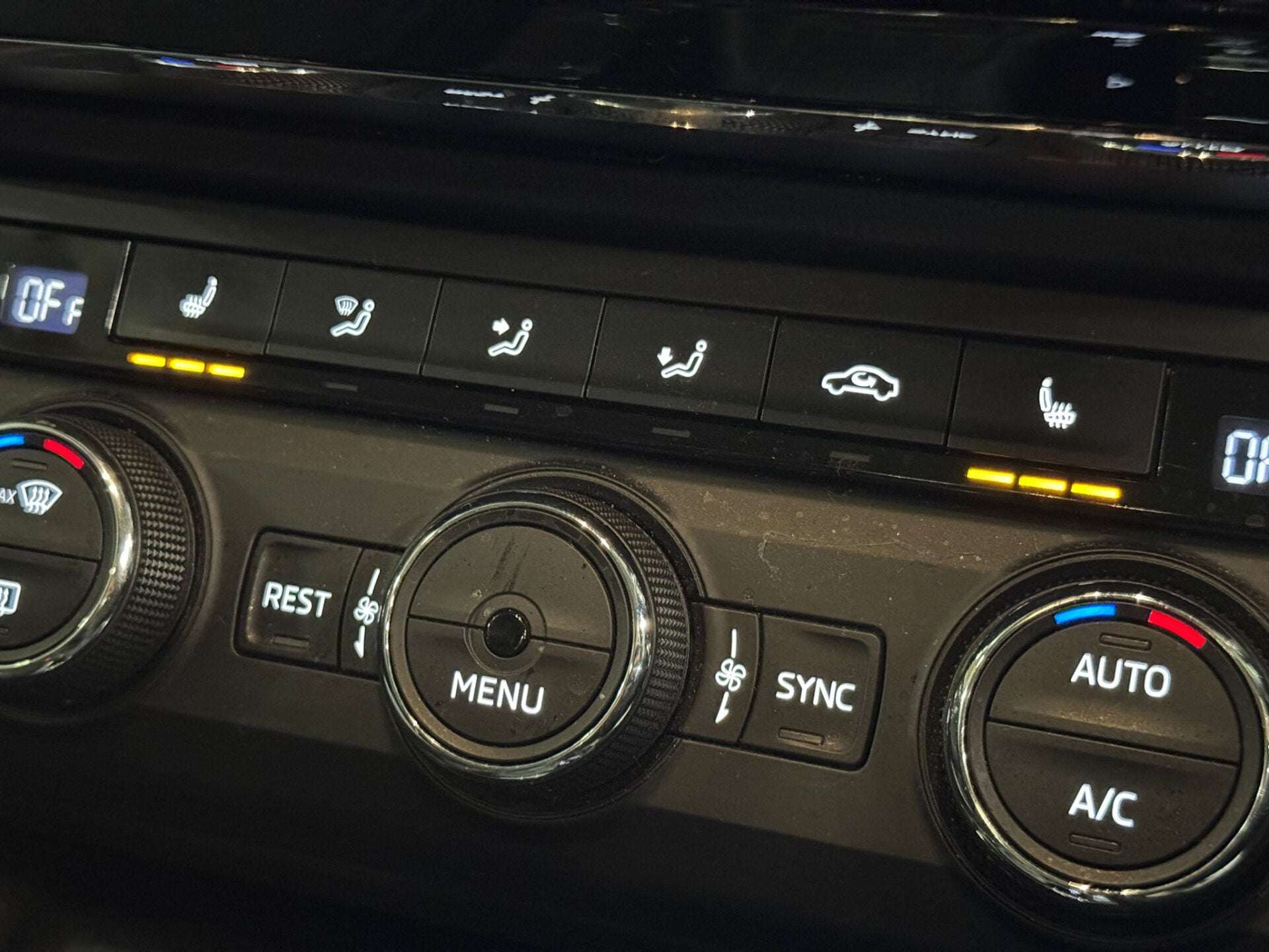 2015 SKODA SUPERB 2015 SKODA SUPERB