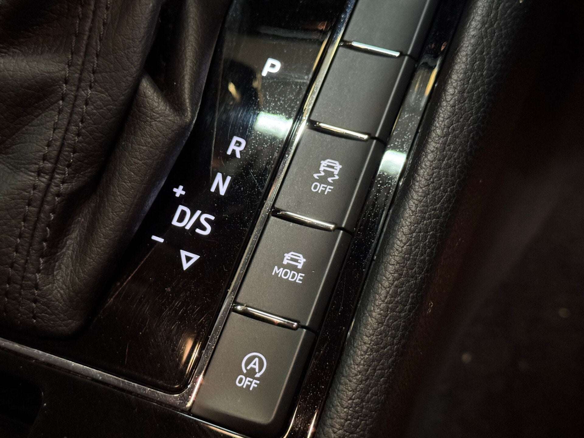 2015 SKODA SUPERB 2015 SKODA SUPERB