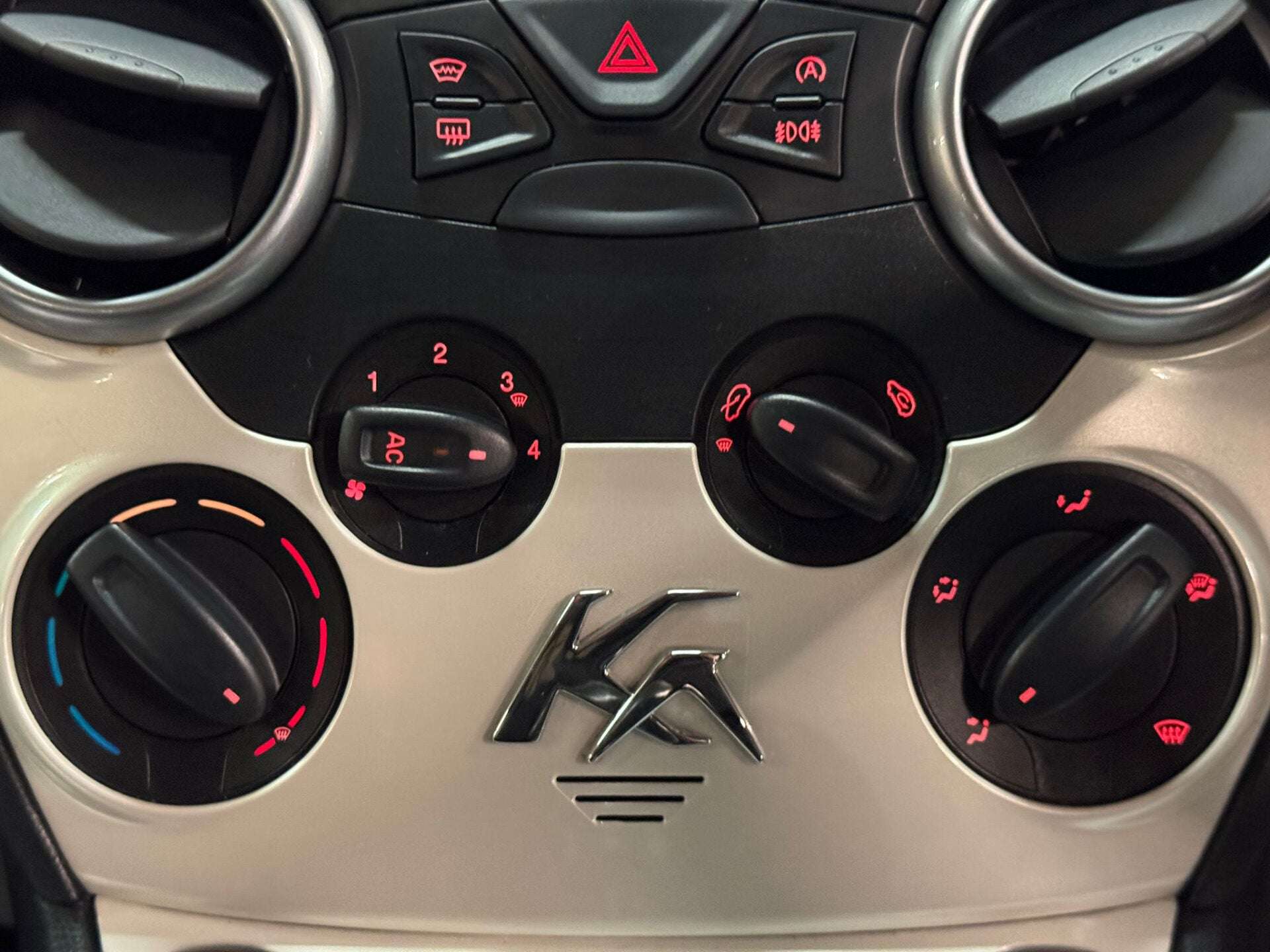 2012 FORD KA 2012 FORD KA