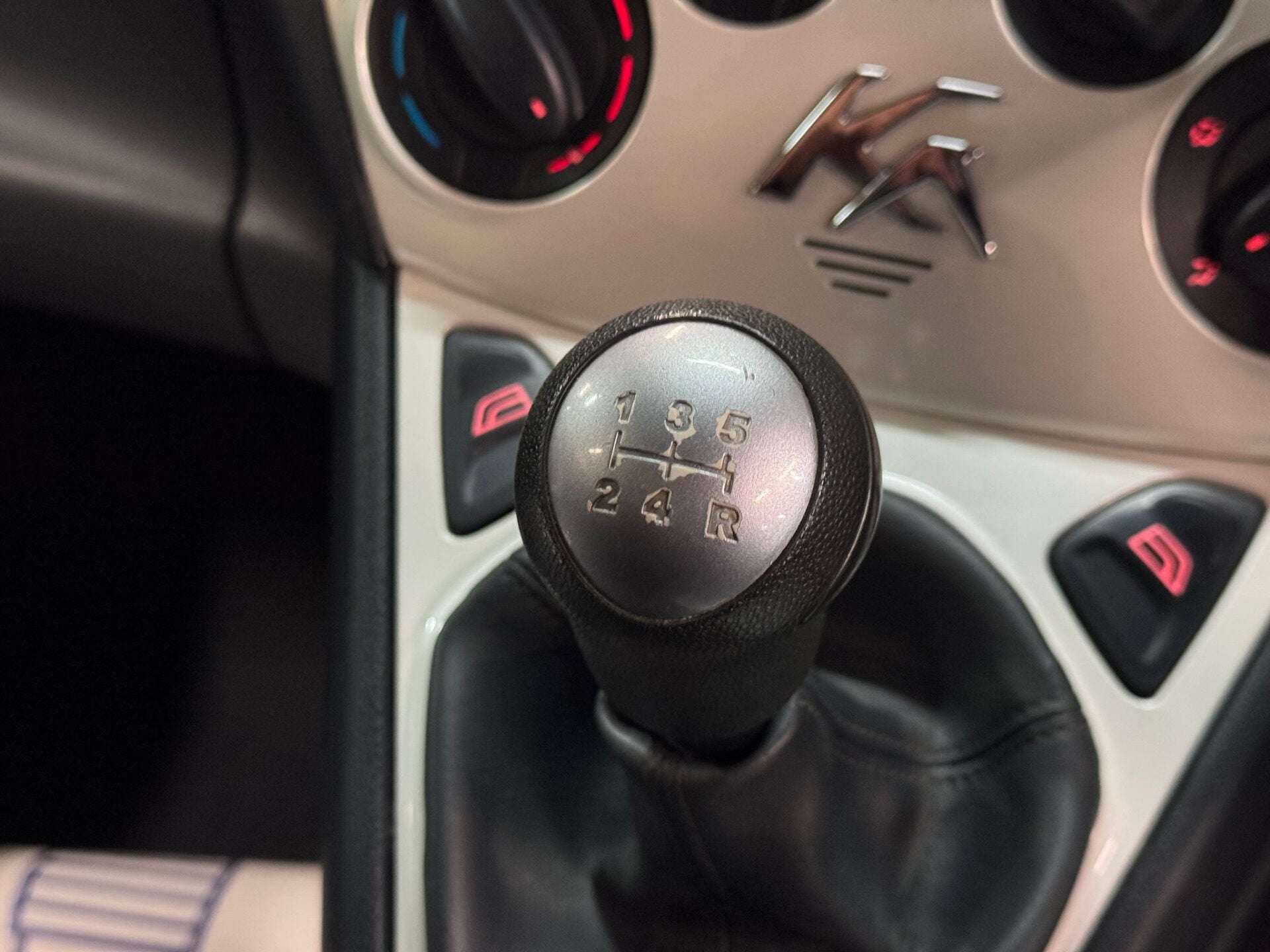 2012 FORD KA 2012 FORD KA