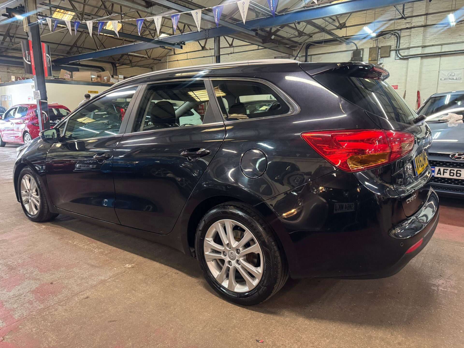 A 2012 KIA CEED CRDI 2 A 2012 KIA CEED CRDI 2