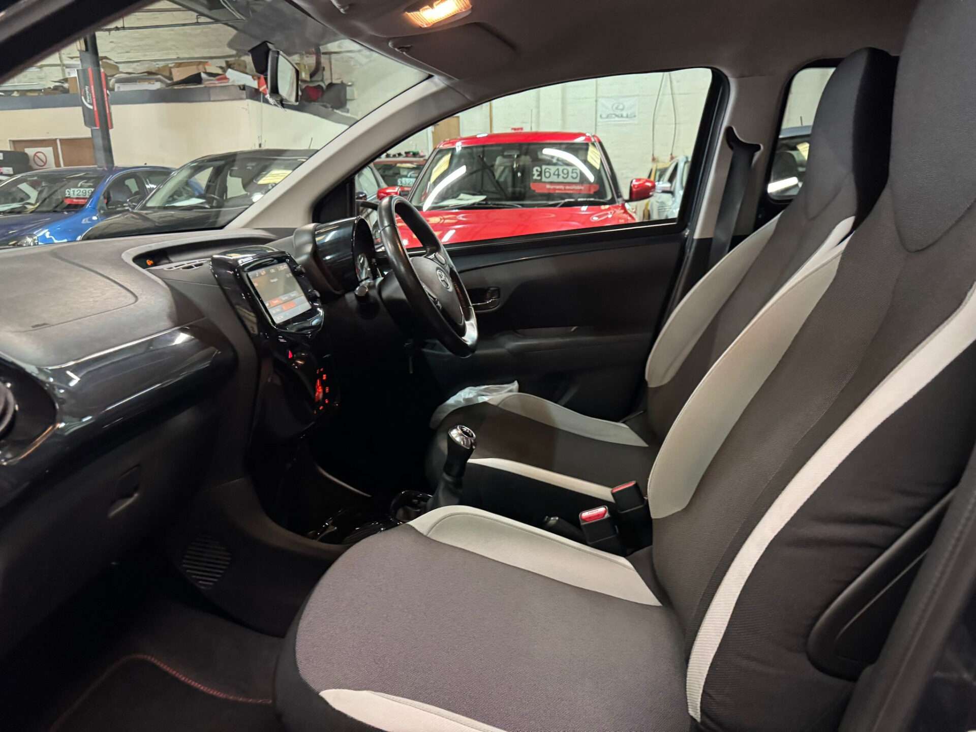 2017 TOYOTA AYGO 2017 TOYOTA AYGO