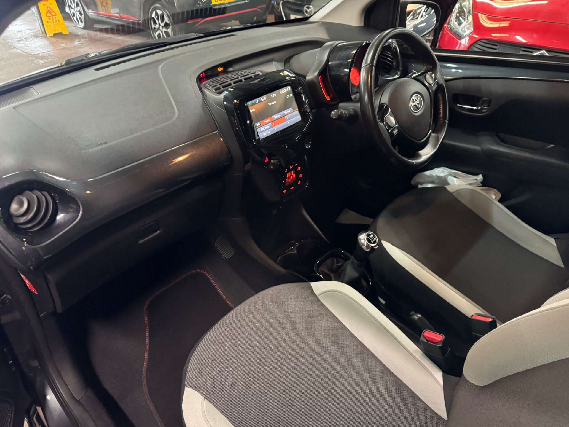 2017 TOYOTA AYGO 2017 TOYOTA AYGO