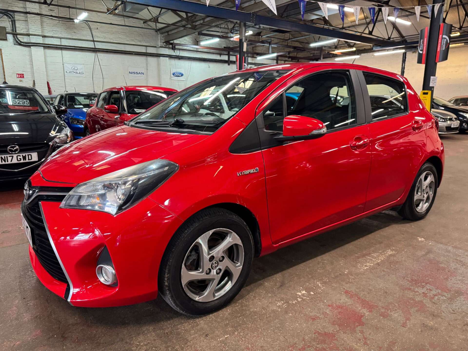 A 2015 TOYOTA YARIS HYBRID ICON A 2015 TOYOTA YARIS HYBRID ICON