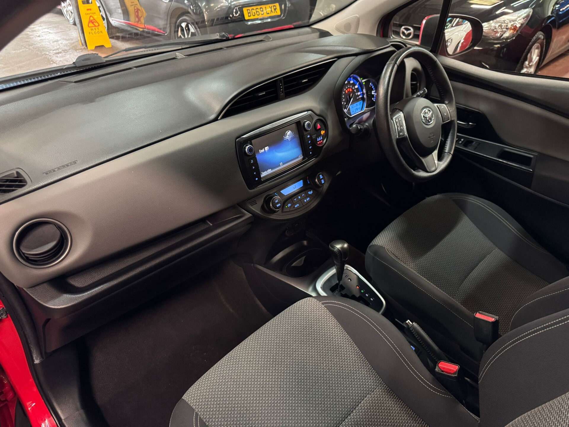 2015 TOYOTA YARIS 2015 TOYOTA YARIS