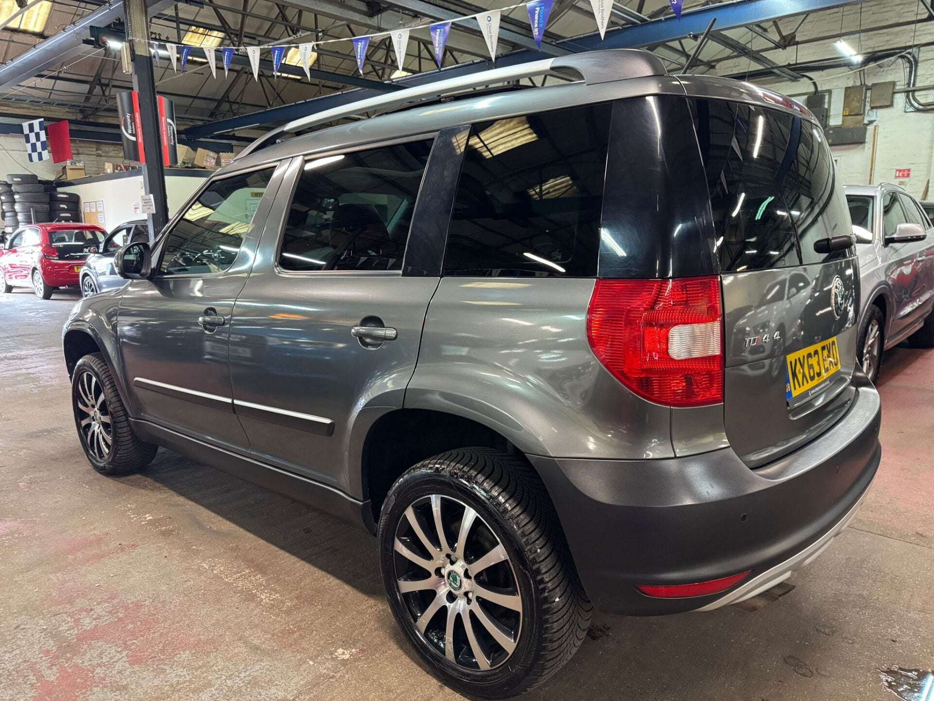 A 2013 SKODA YETI LAURIN AND KLEMENT TDI CR DSG A 2013 SKODA YETI LAURIN AND KLEMENT TDI CR DSG