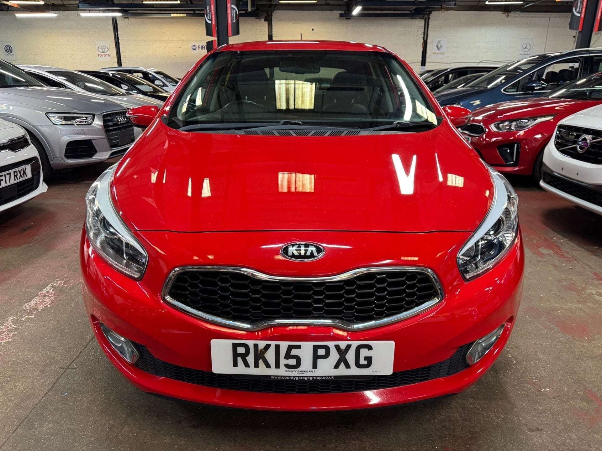 A 2015 KIA CEED CRDI 4 ECODYNAMICS A 2015 KIA CEED CRDI 4 ECODYNAMICS