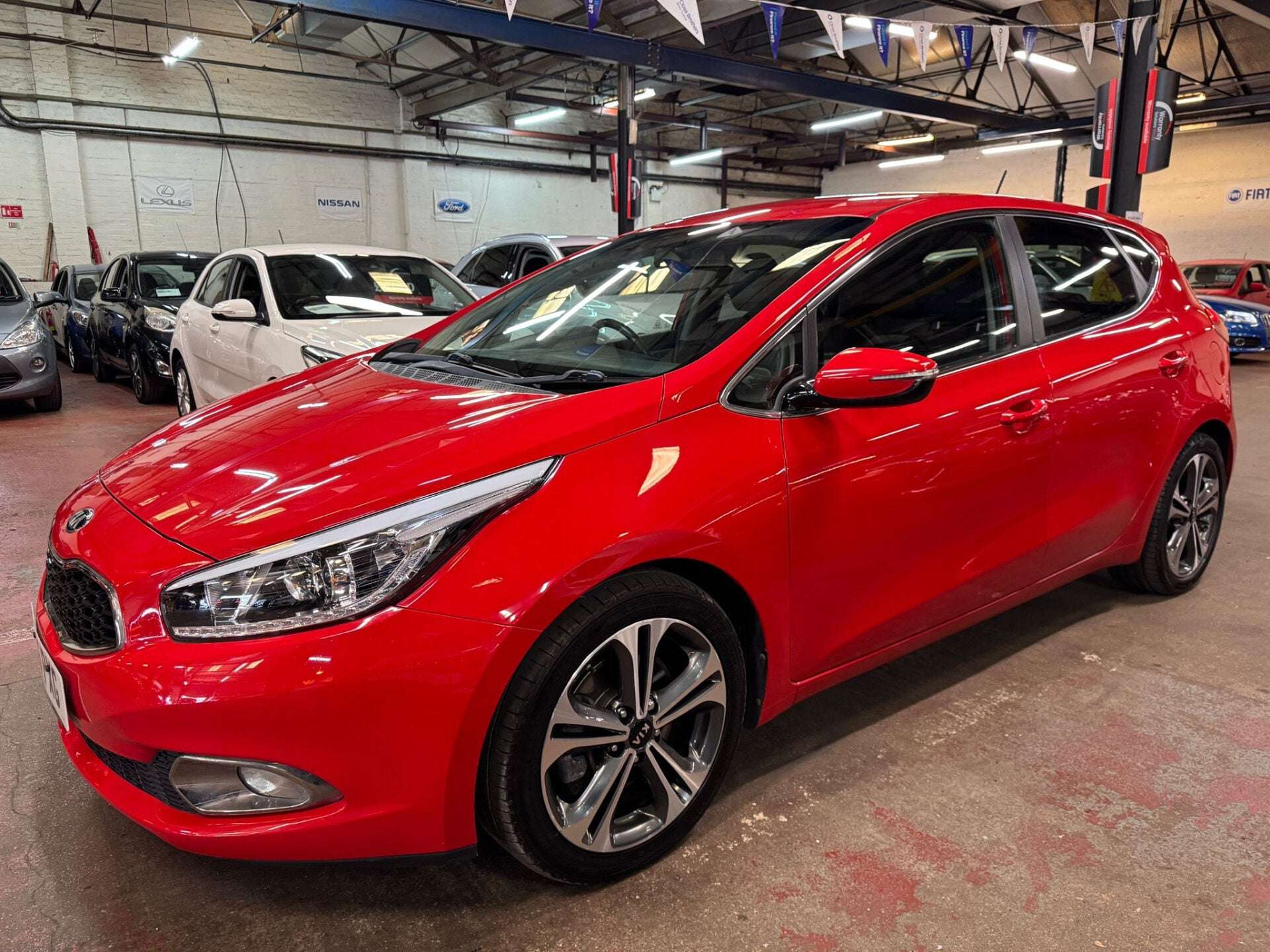 A 2015 KIA CEED CRDI 4 ECODYNAMICS A 2015 KIA CEED CRDI 4 ECODYNAMICS