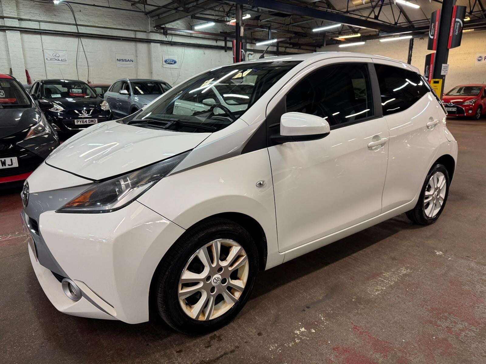 A 2016 TOYOTA AYGO VVT-I X-PURE A 2016 TOYOTA AYGO VVT-I X-PURE