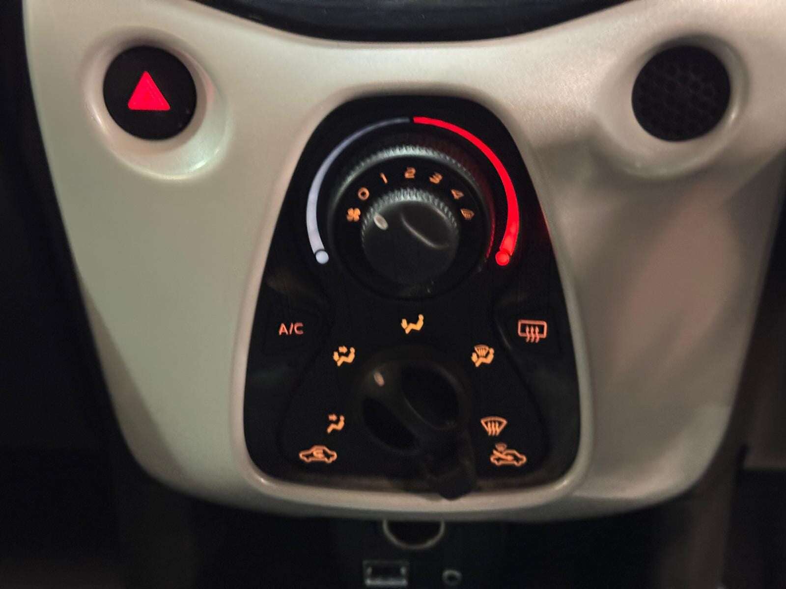 2016 TOYOTA AYGO 2016 TOYOTA AYGO