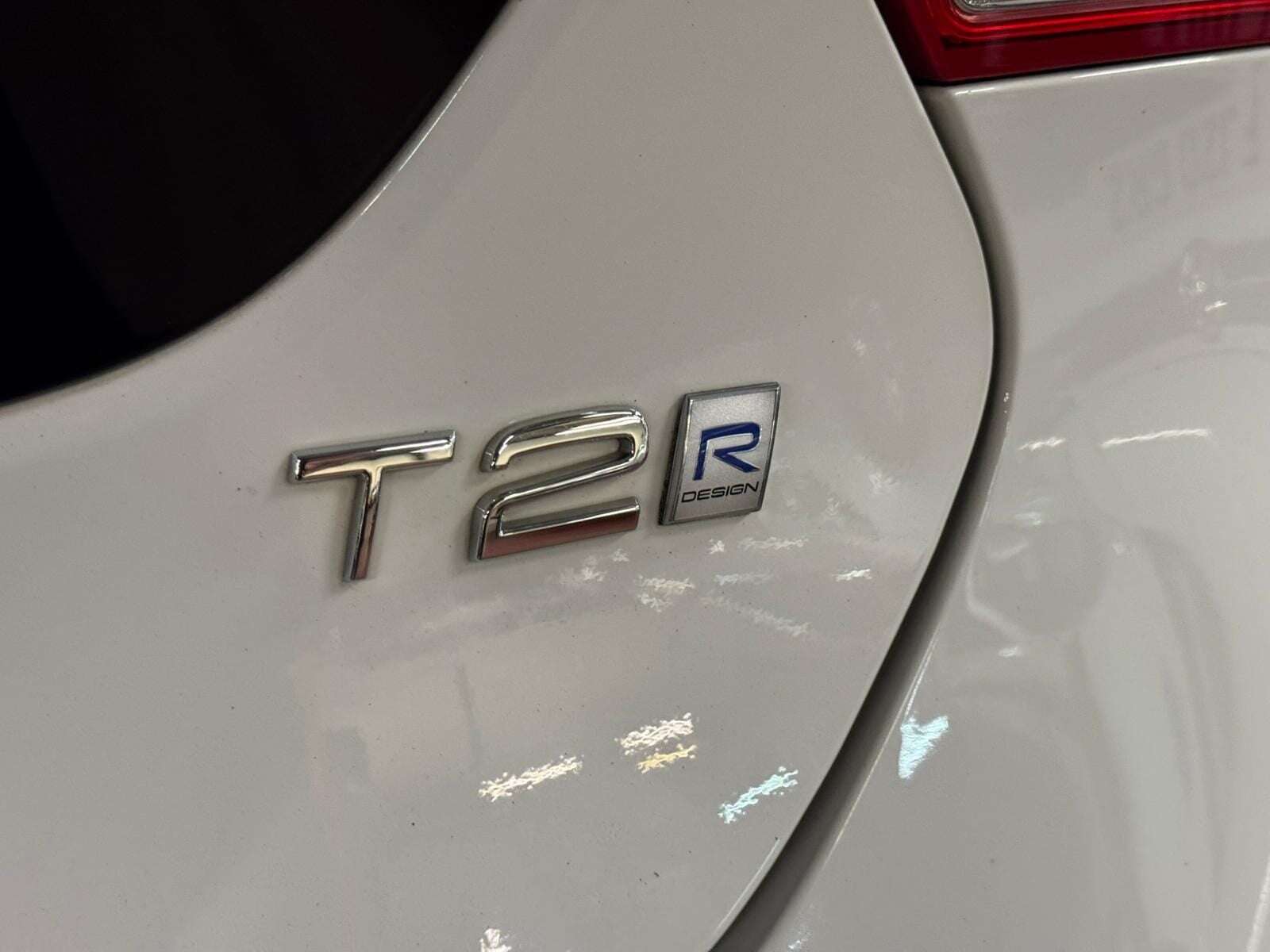 2019 VOLVO V40 2019 VOLVO V40
