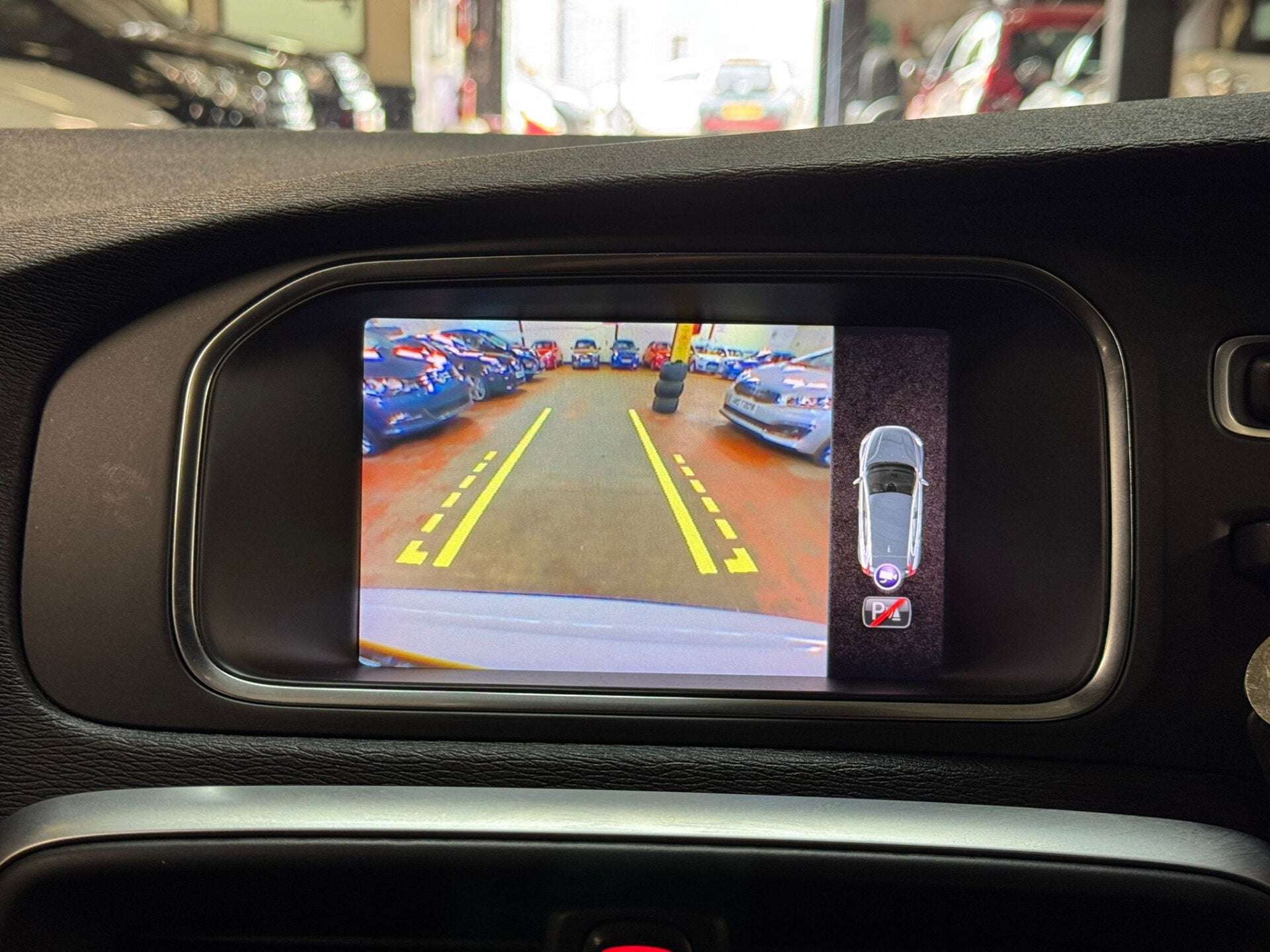 2019 VOLVO V40 2019 VOLVO V40