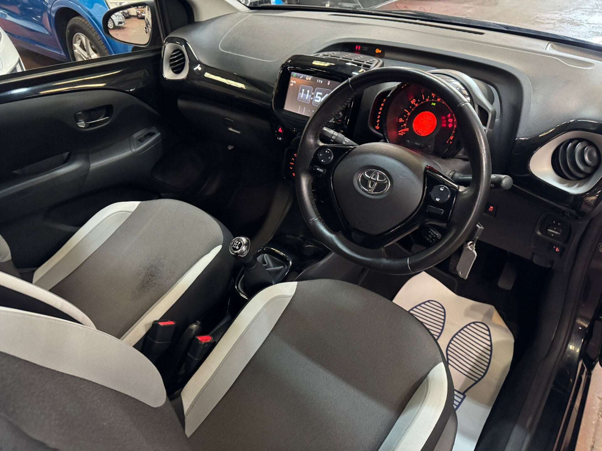 2015 TOYOTA AYGO 2015 TOYOTA AYGO