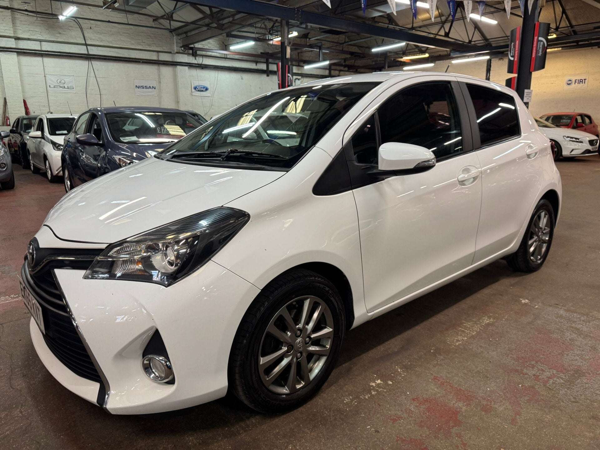A 2015 TOYOTA YARIS VVT-I ICON A 2015 TOYOTA YARIS VVT-I ICON
