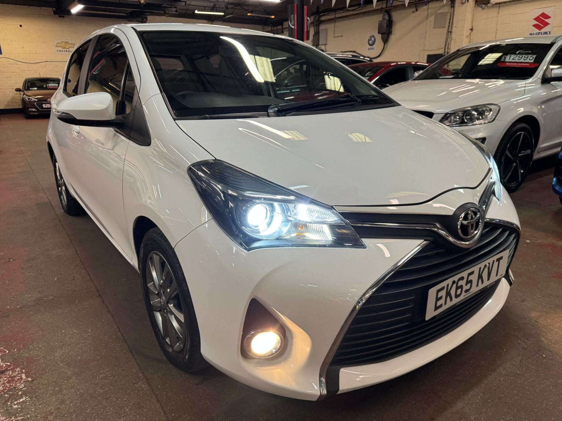 A 2015 TOYOTA YARIS VVT-I ICON A 2015 TOYOTA YARIS VVT-I ICON