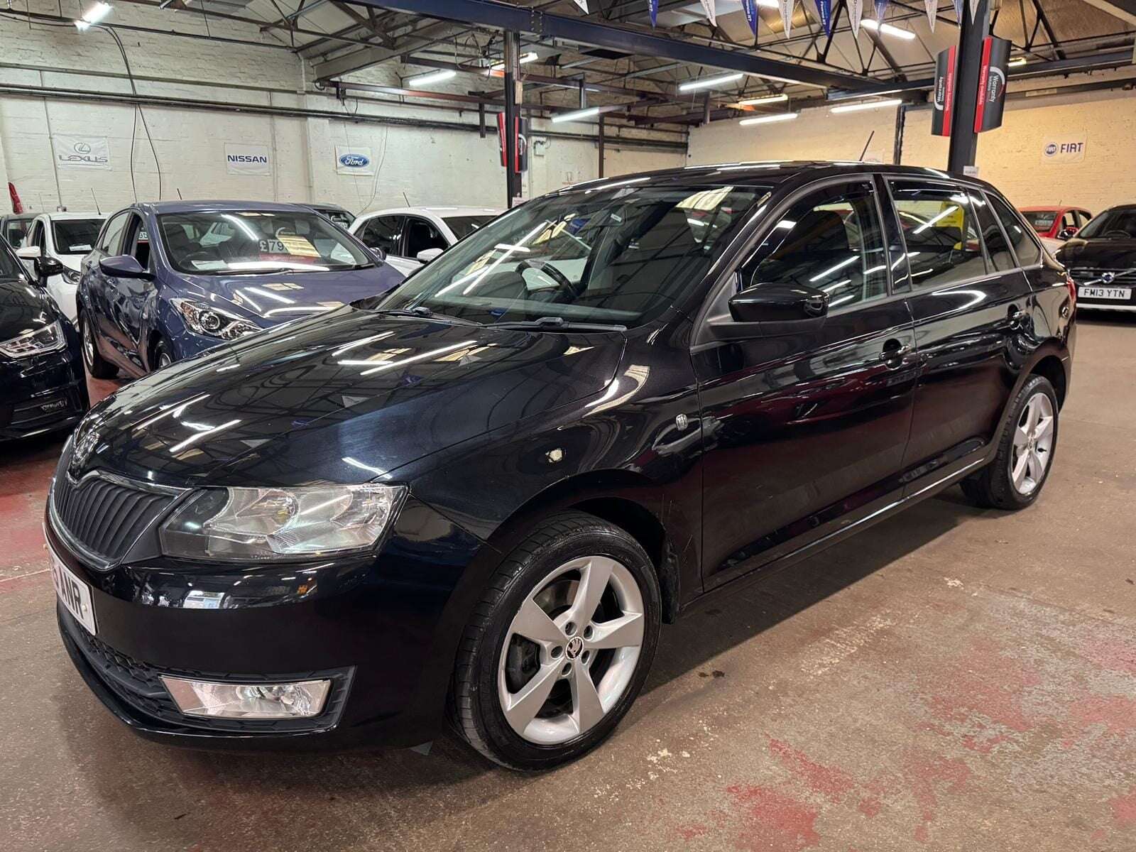 A 2015 SKODA RAPID SPACEBACK SE TECH GREENTECH TSI A 2015 SKODA RAPID SPACEBACK SE TECH GREENTECH TSI