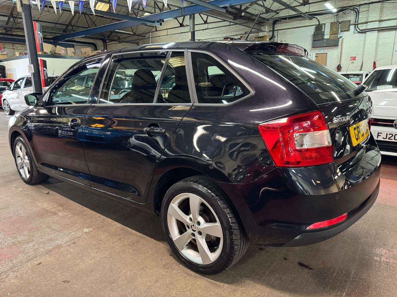 A 2015 SKODA RAPID SPACEBACK SE TECH GREENTECH TSI A 2015 SKODA RAPID SPACEBACK SE TECH GREENTECH TSI