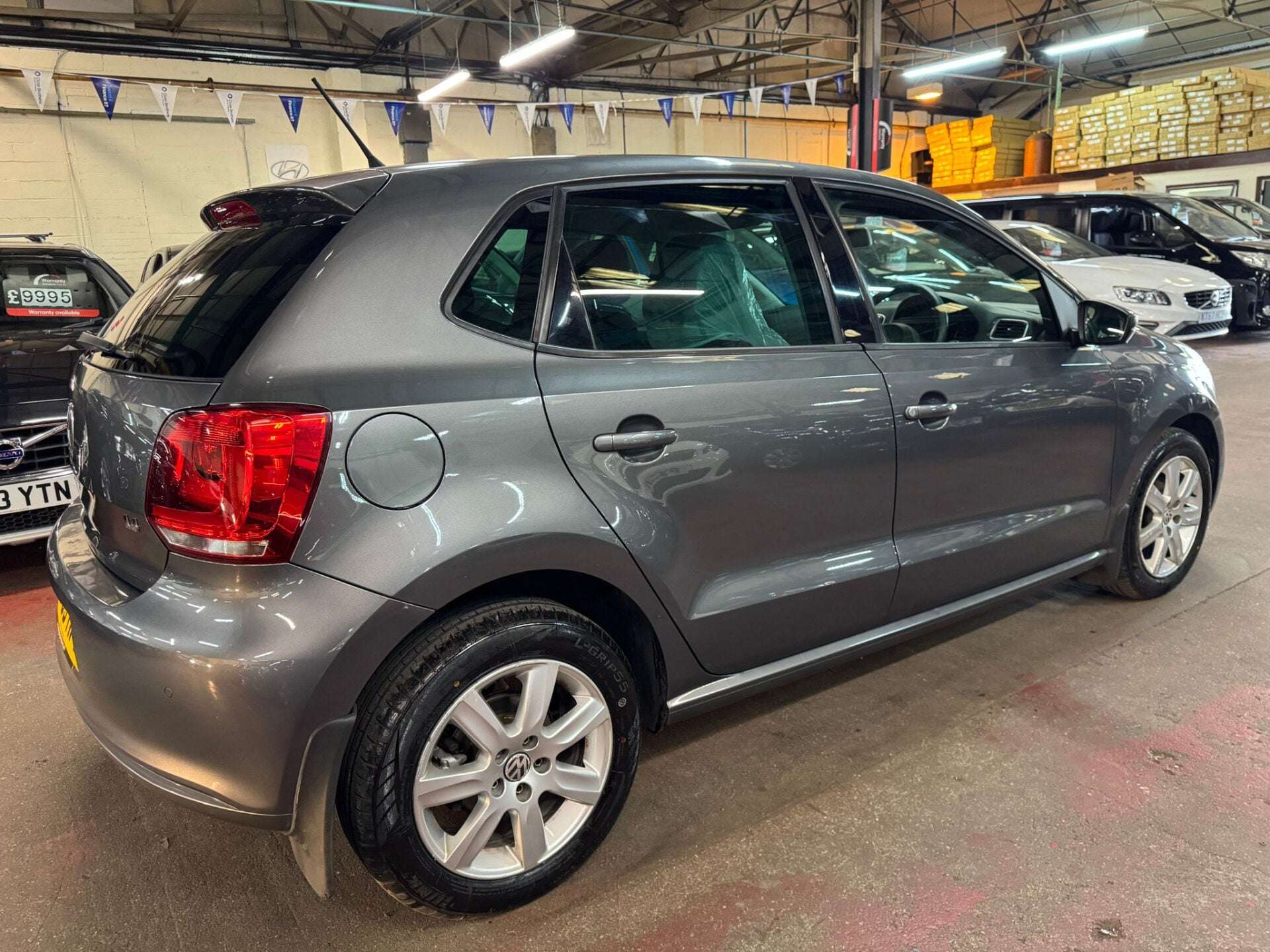 A 2013 VOLKSWAGEN POLO MATCH EDITION A 2013 VOLKSWAGEN POLO MATCH EDITION