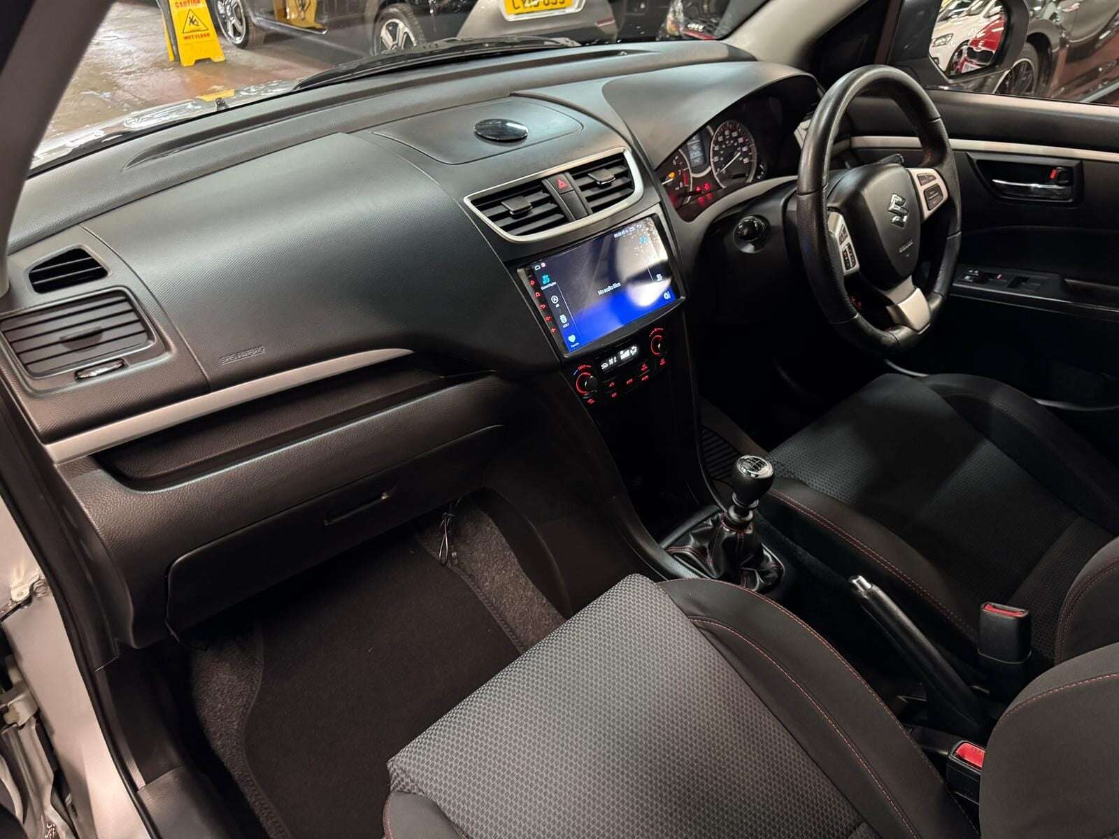 2013 SUZUKI SWIFT 2013 SUZUKI SWIFT