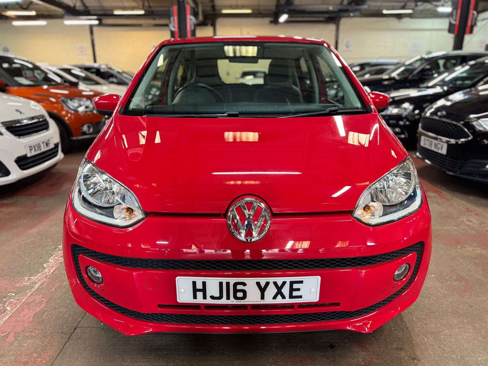A 2016 VOLKSWAGEN UP HIGH UP A 2016 VOLKSWAGEN UP HIGH UP
