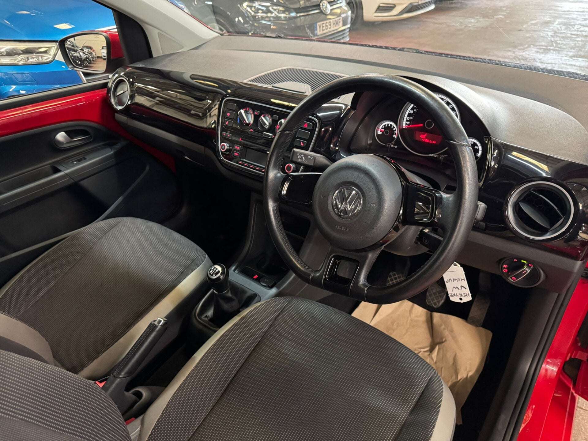 2016 VOLKSWAGEN UP 2016 VOLKSWAGEN UP