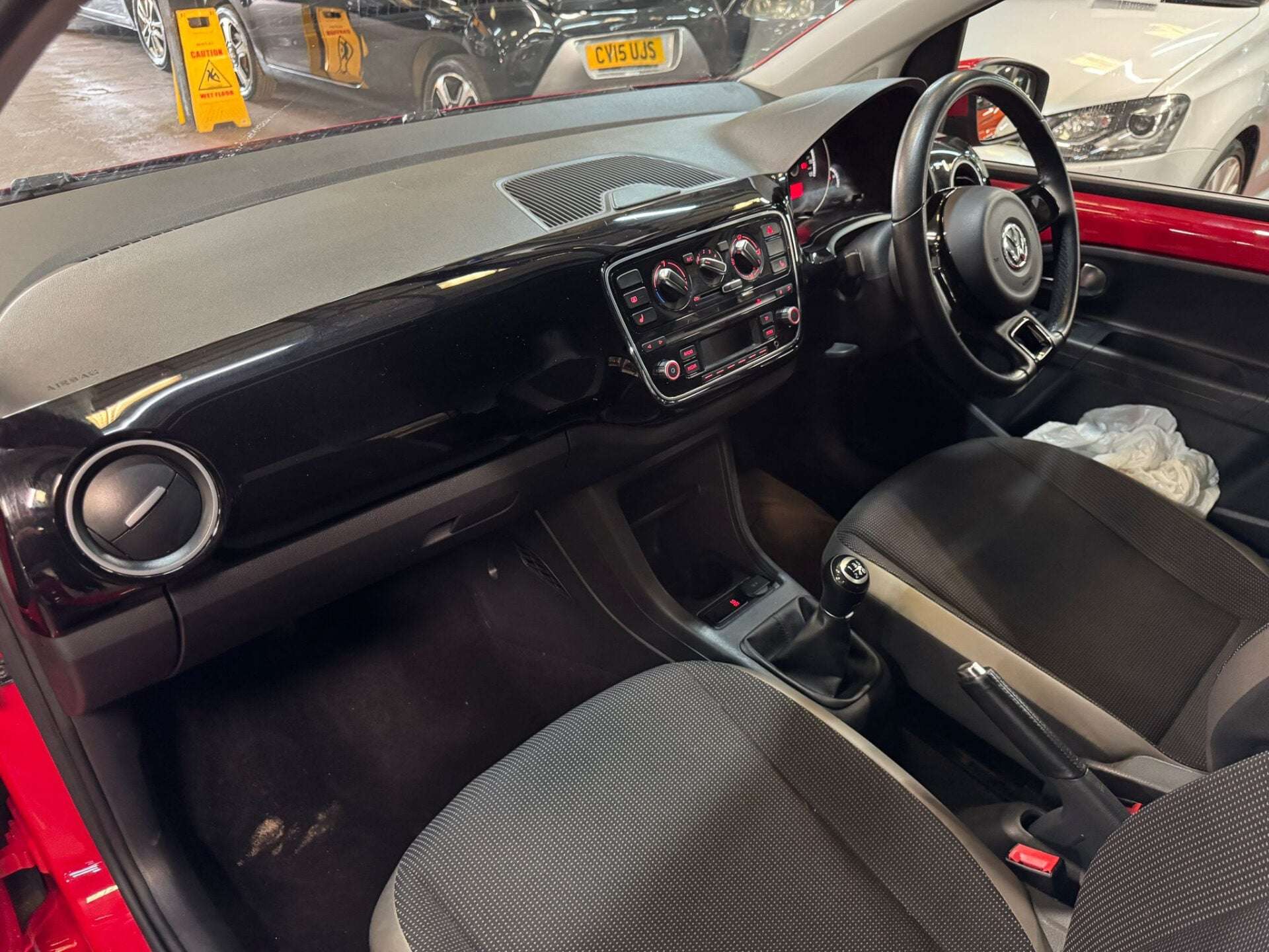 2016 VOLKSWAGEN UP 2016 VOLKSWAGEN UP