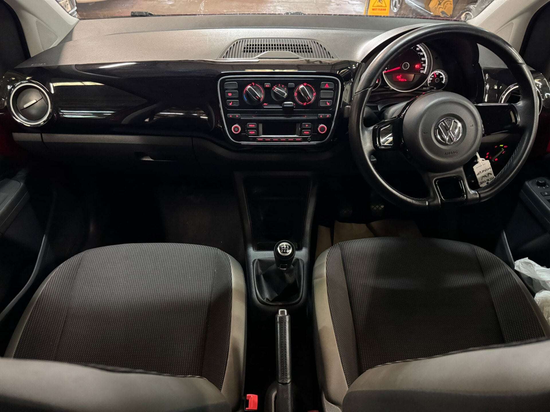 2016 VOLKSWAGEN UP 2016 VOLKSWAGEN UP