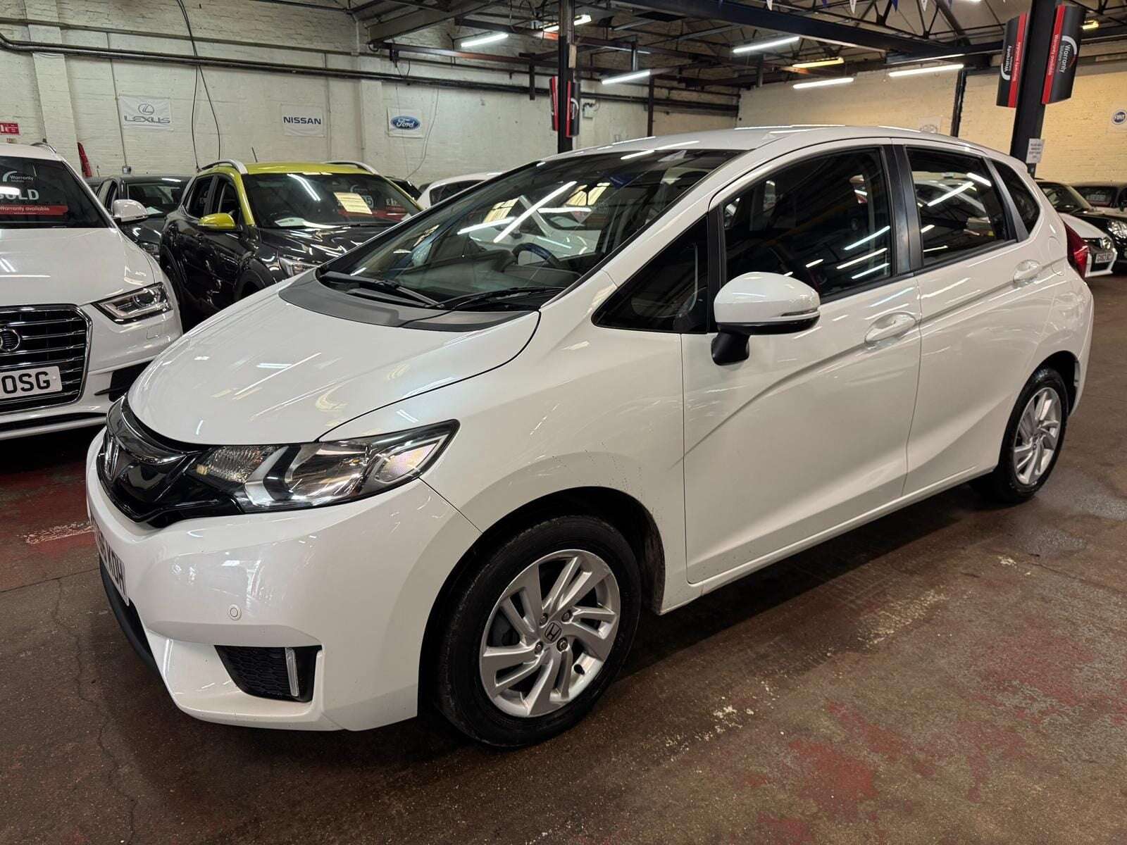 A 2016 HONDA JAZZ I-VTEC SE A 2016 HONDA JAZZ I-VTEC SE