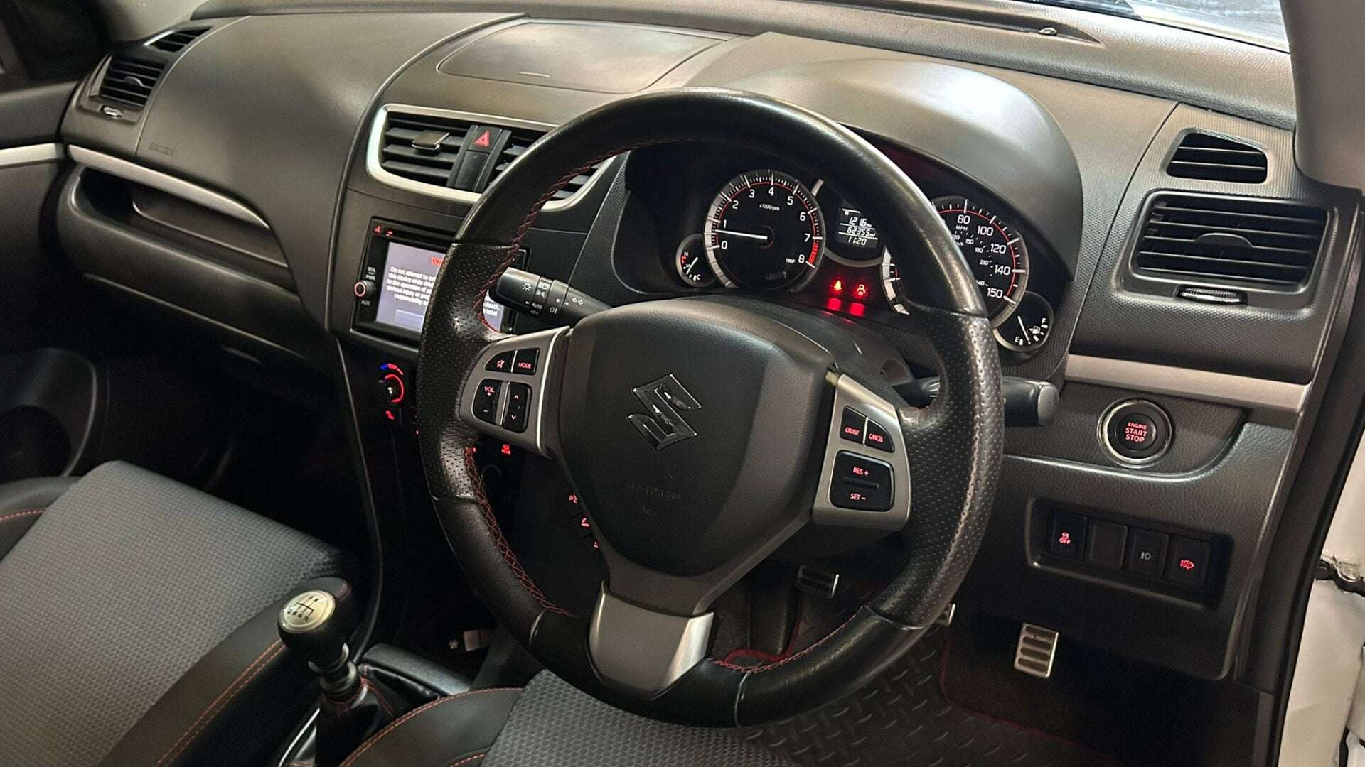 2015 SUZUKI SWIFT 2015 SUZUKI SWIFT