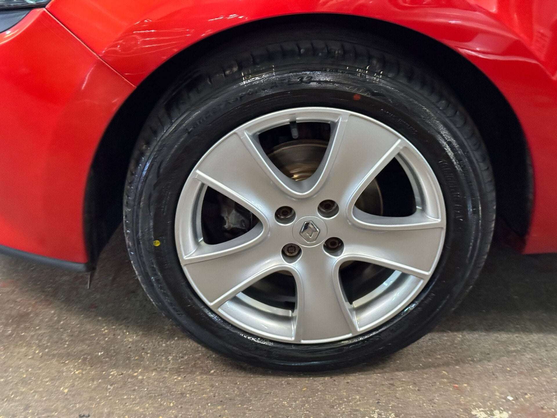 2015 RENAULT CLIO 2015 RENAULT CLIO